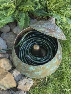 Acorn Hose Pot -Garden Care Shop 3 4 crop 8613361 01V